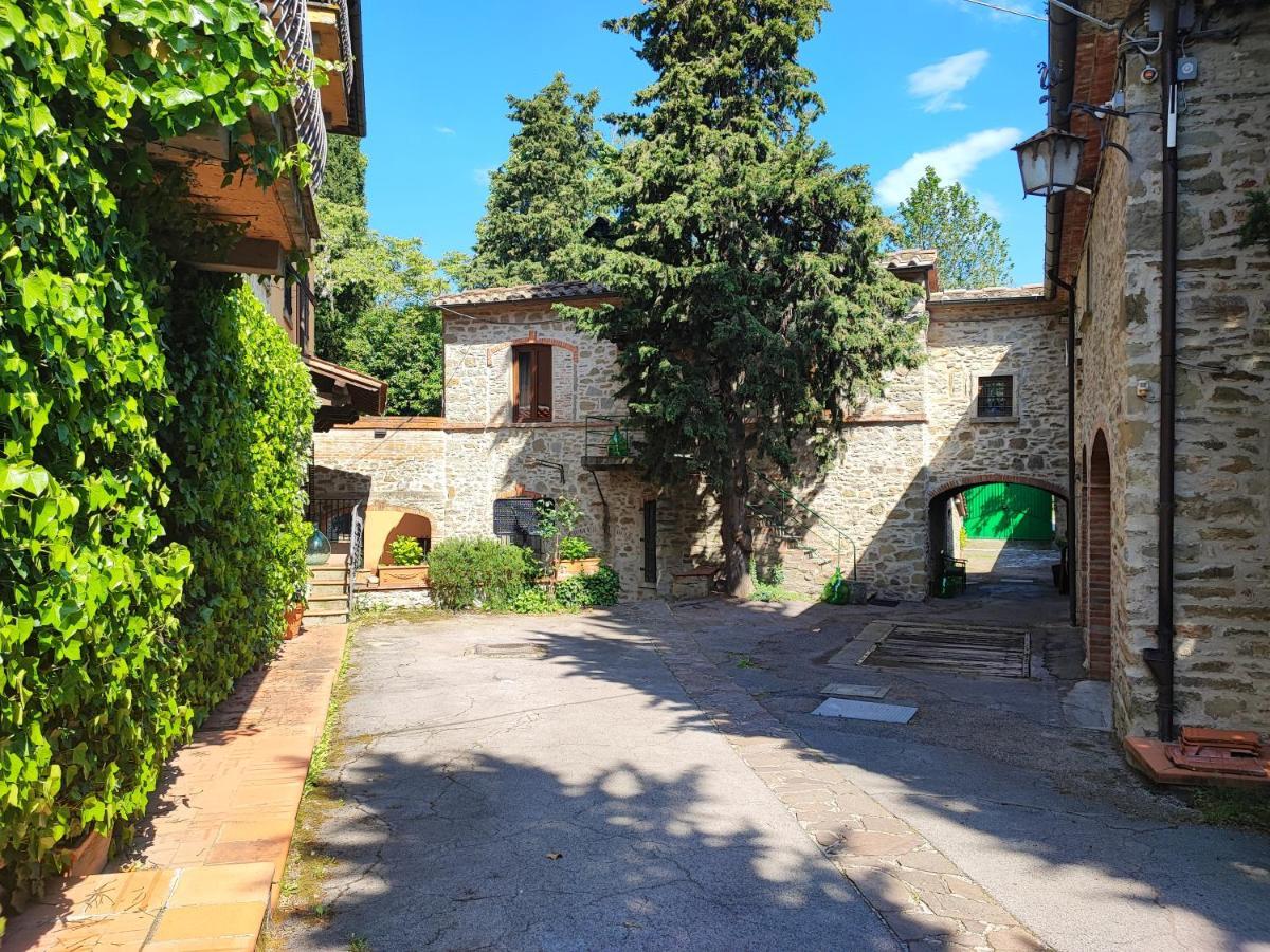 Villa La Nussa Capolona Bagian luar foto