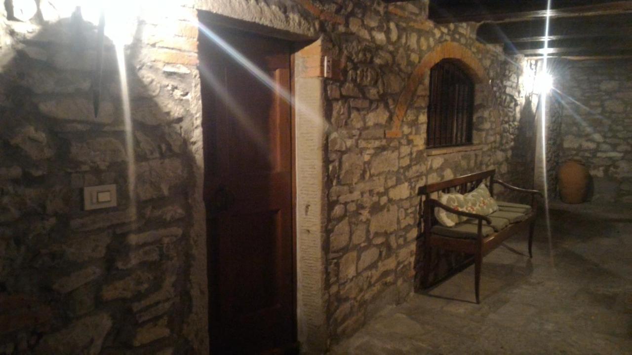 Villa La Nussa Capolona Bagian luar foto