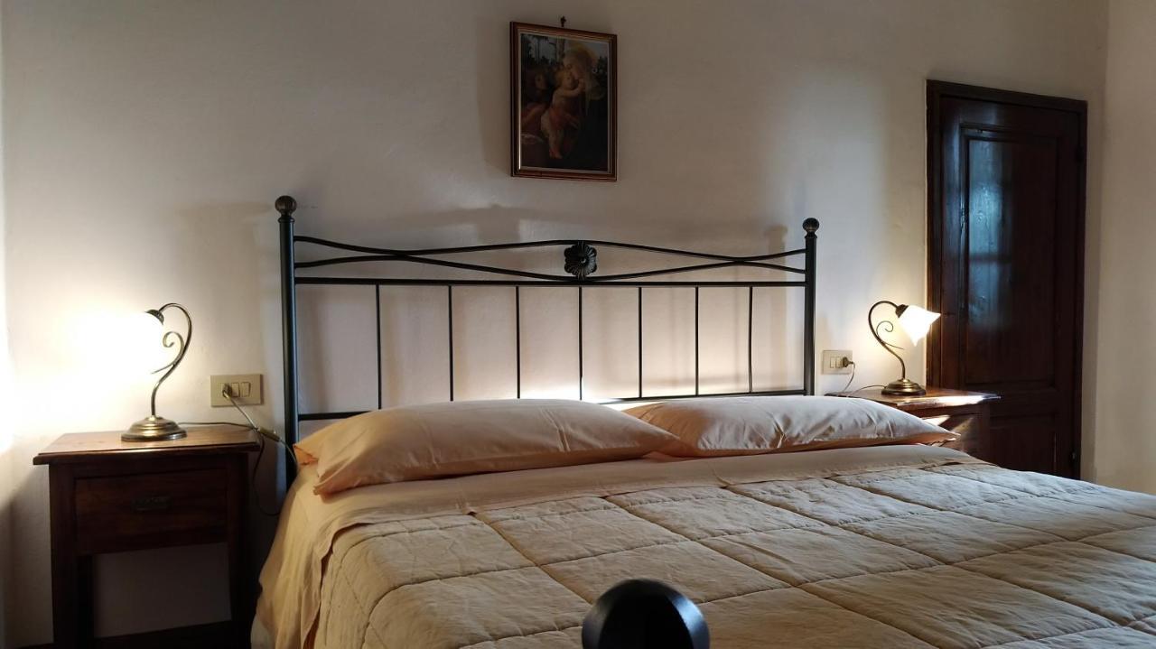 Villa La Nussa Capolona Bagian luar foto